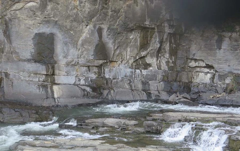 Bungtla Waterfall 01.jpg