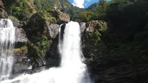 Bungtla Waterfall 02.jpg